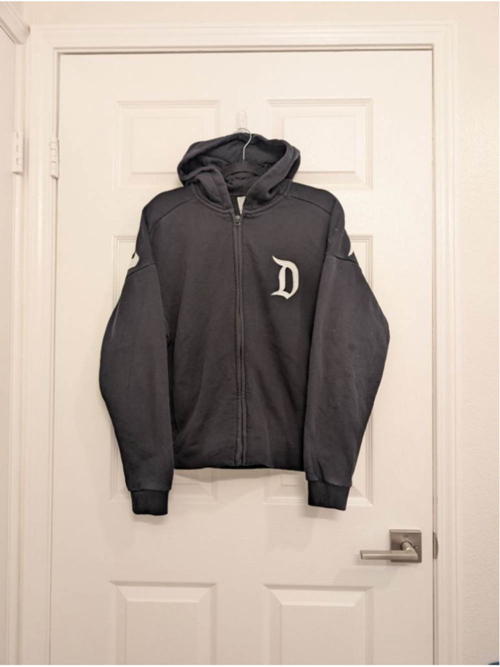 Disney Black Disneyland Authentic Original Logo Full-Zip Hoodie S Oversized Boxy - Picture 3 of 7